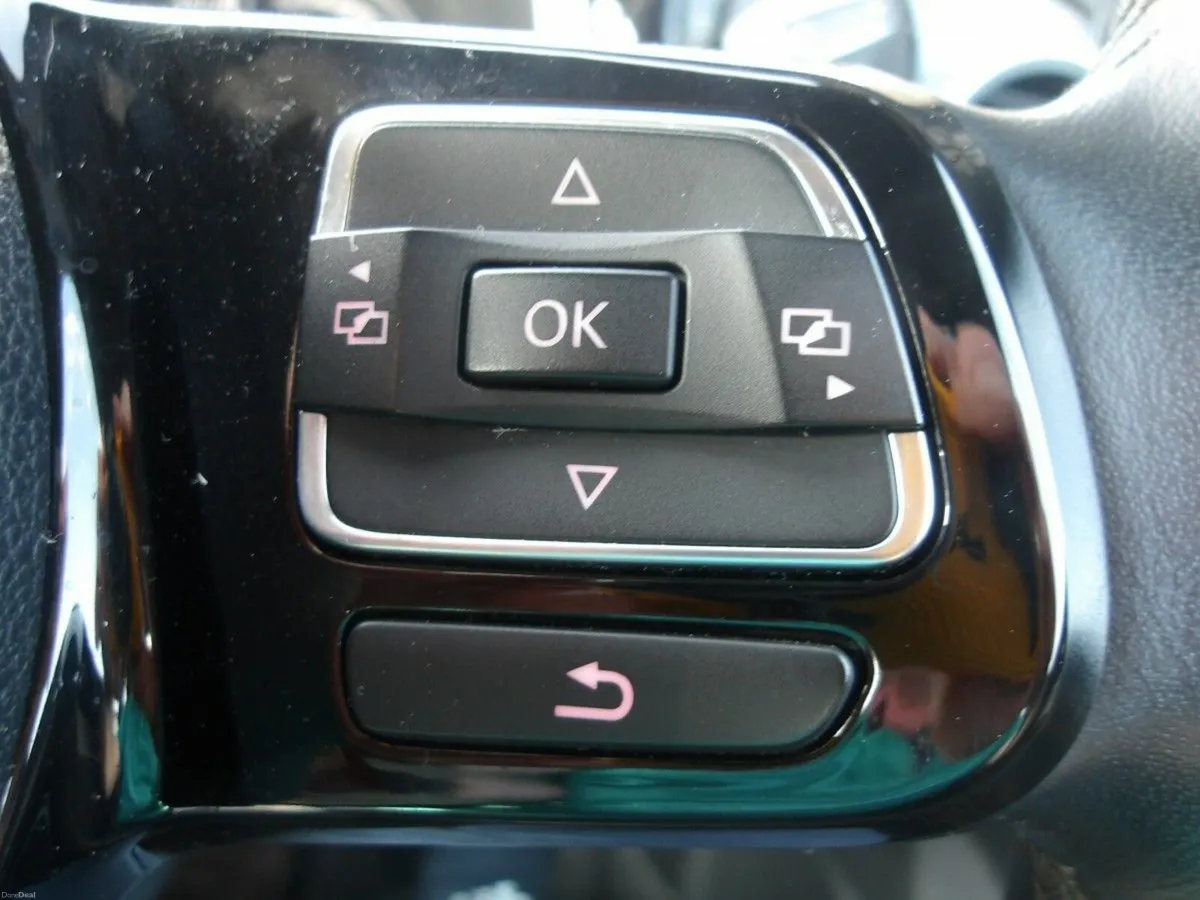 Volkswagen Beetle DESIGN 1.6 TDI BLUEMOTION 105BHP - Image 4