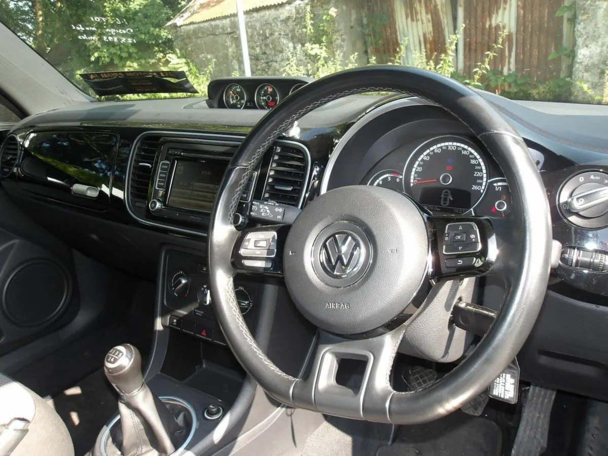 Volkswagen Beetle 1.6 TDI BEETLE BLUEMOTION TECHNO - Image 2