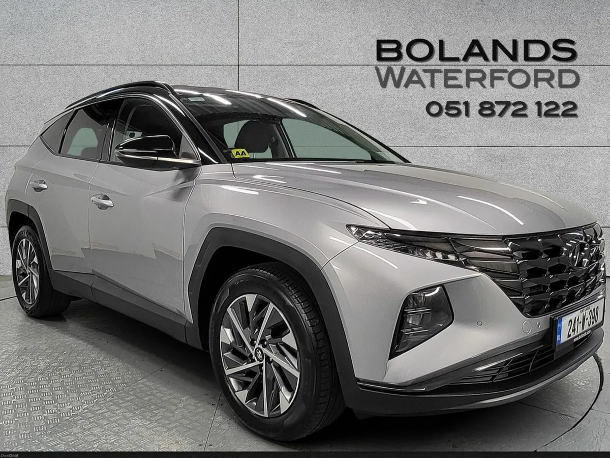 Hyundai Tucson 2WD Executive Plus w 2 Tone Roof Fi - Image 1