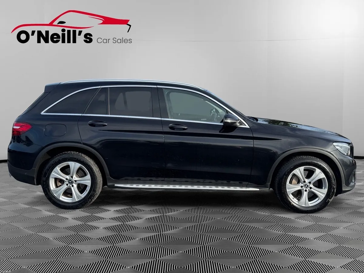 Mercedes-Benz GLC 2018 220D 4 MATIC SPORT AMG AUTO - Image 2