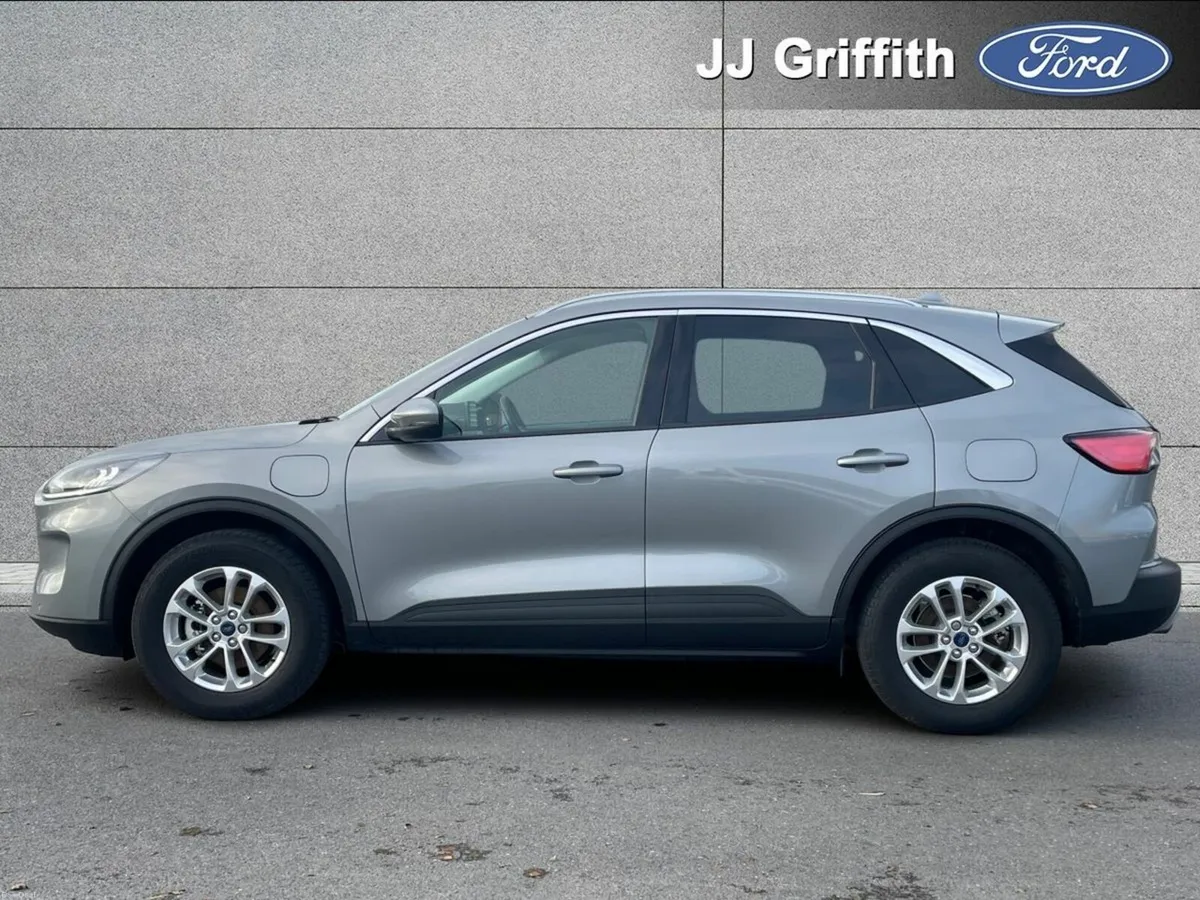 Ford Kuga 2.5 Duratec 225PS PHEV Titanium Auto - Image 3