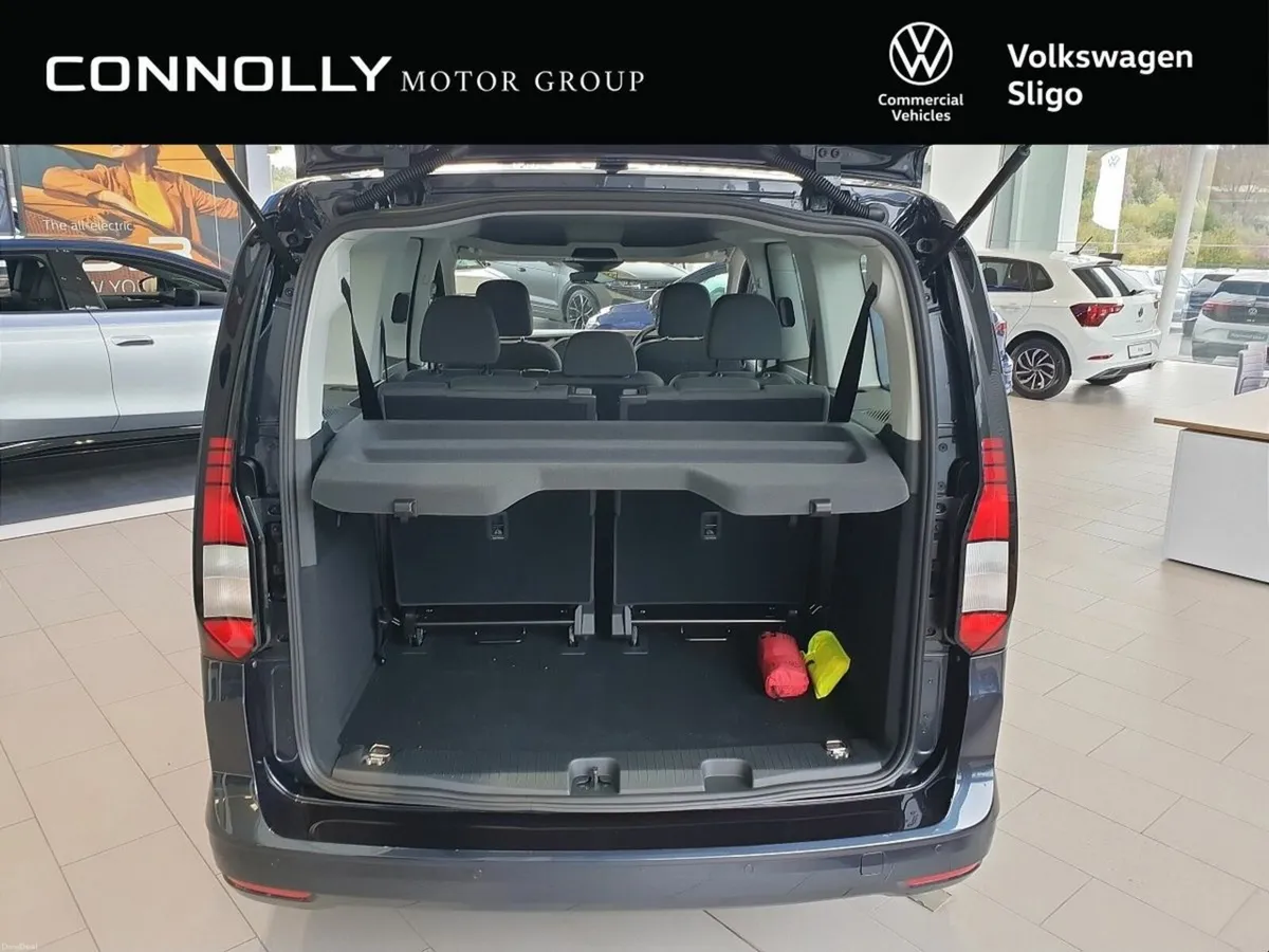Volkswagen Caddy Maxi Life *** 5 yrs warranty** 2. - Image 6