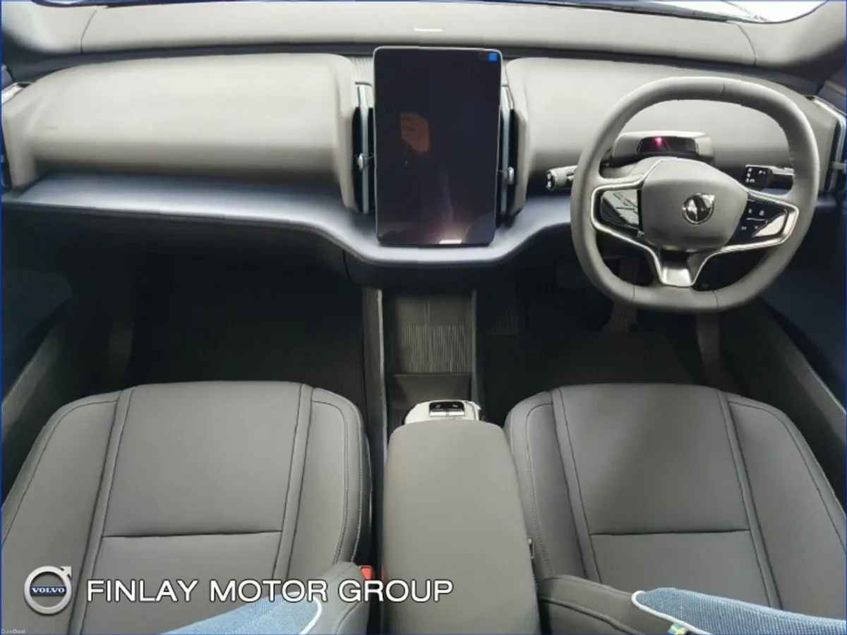 Volvo EX30 Plus, Extended range, Single motor - Image 3