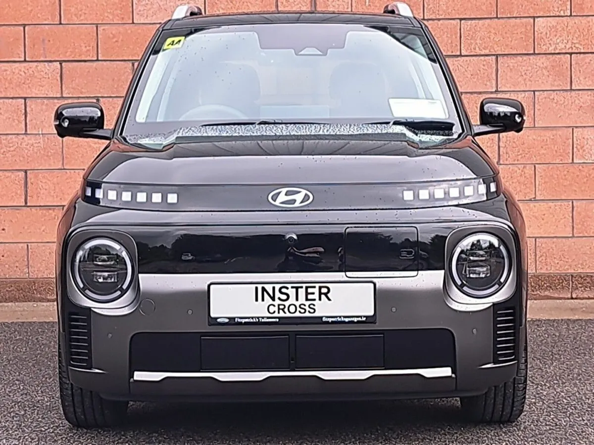 Hyundai INSTER Cross  Elegance Model 49 k/wh Batte - Image 5