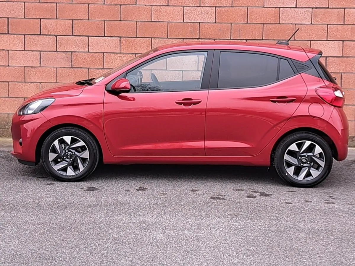 Hyundai i10 Deluxe Plus Model 1 Litre Petrol Autom - Image 3