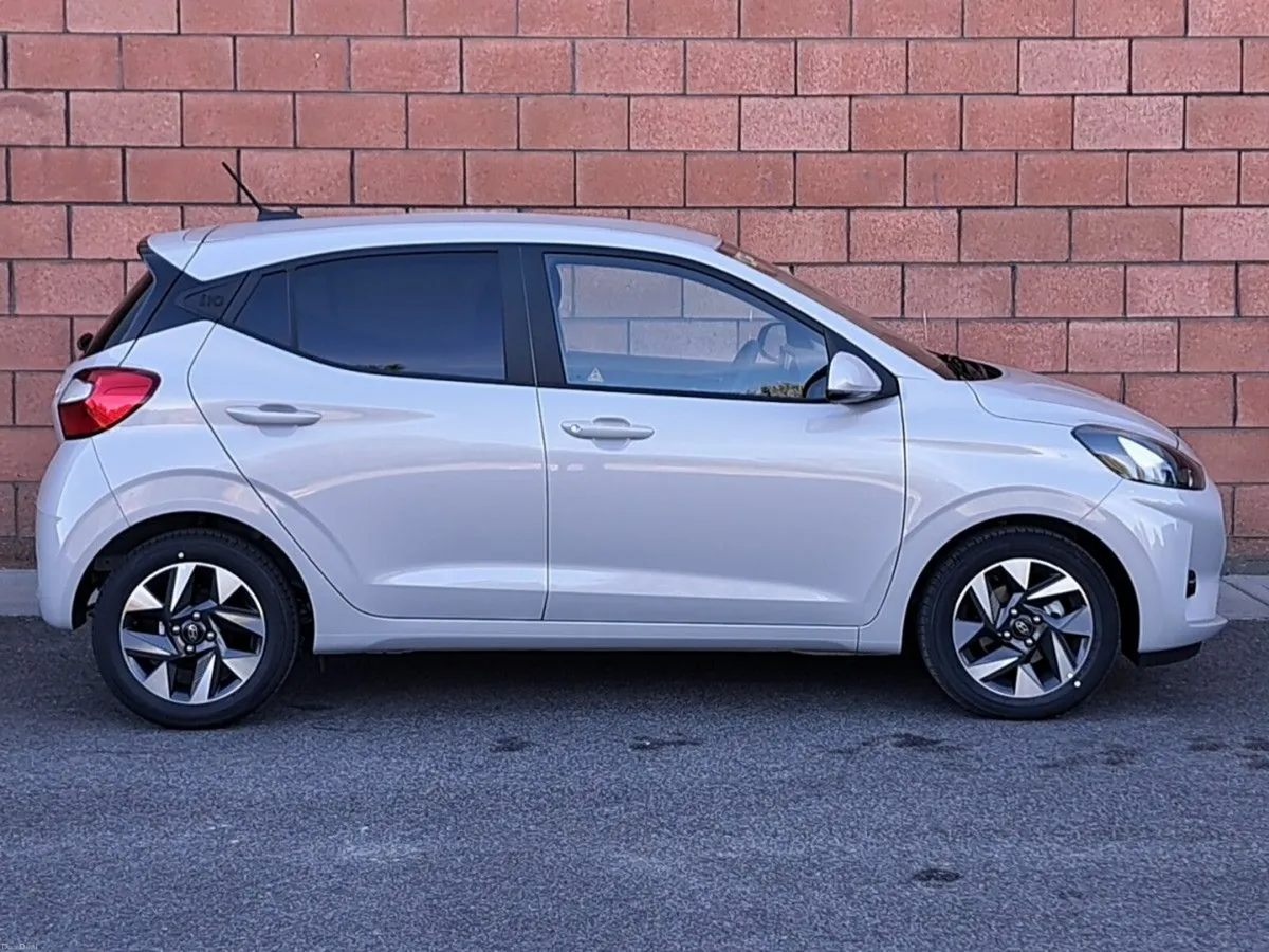 Hyundai i10 Deluxe Plus Model Automatic 1.0 Petrol - Image 4