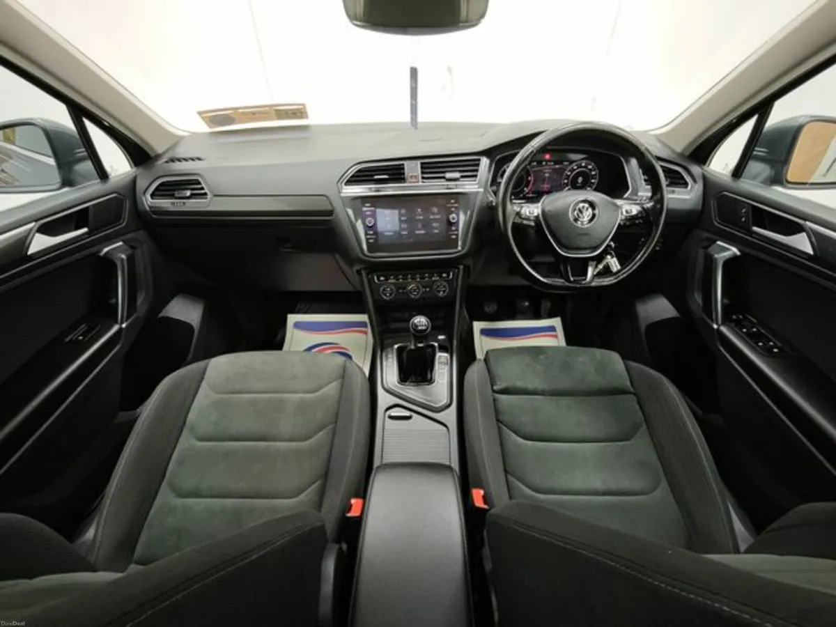 Volkswagen Tiguan 2.0 TDI Sliding sunroof - Image 2