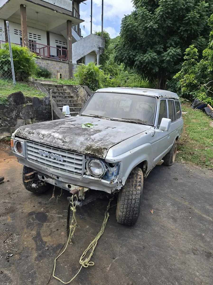 ALL DAMAGED  CARS VAN JEEPS WANTED - Image 4