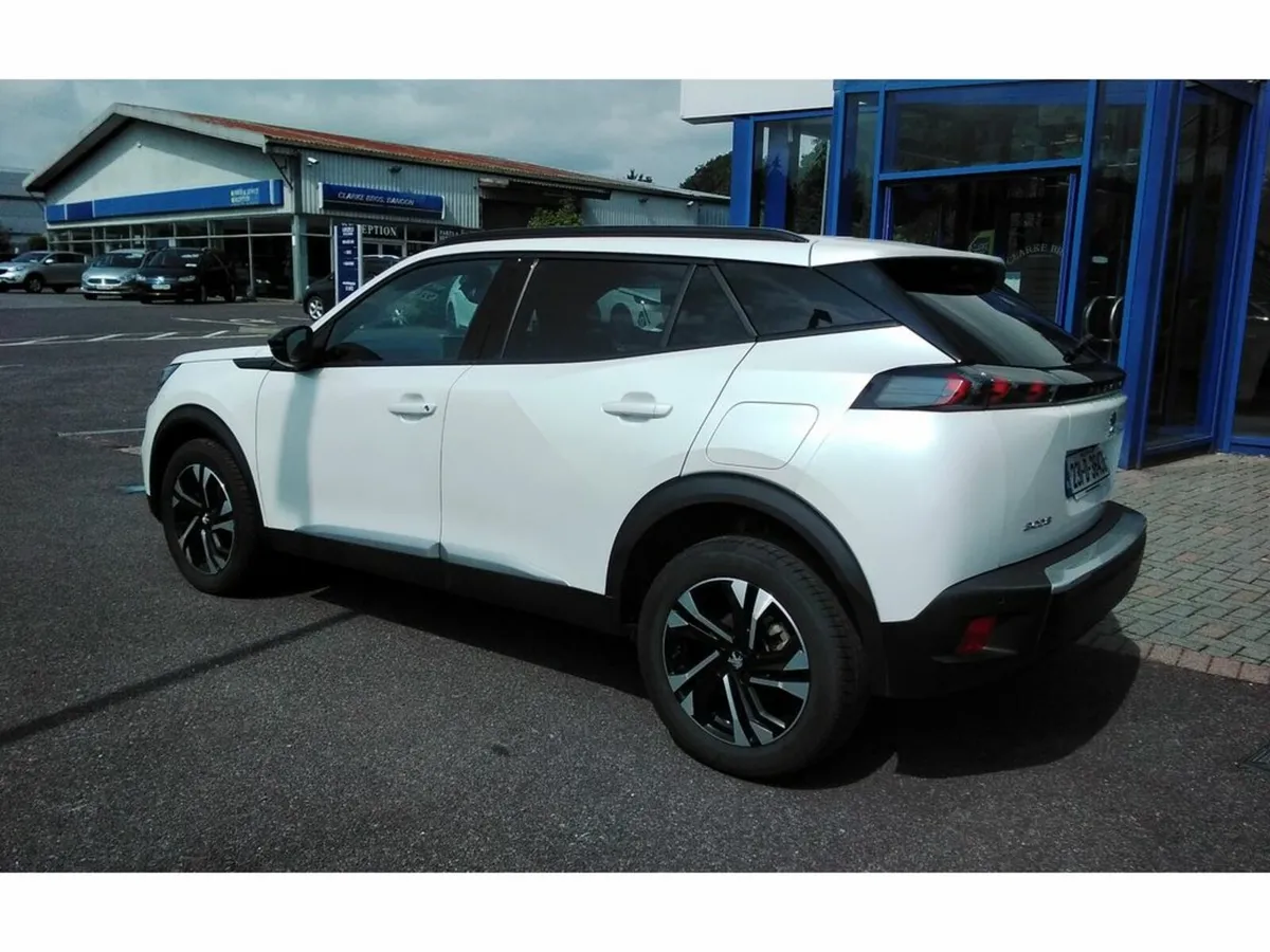 Peugeot 2008 Allure 1.2 100 6.4 4DR - Image 4