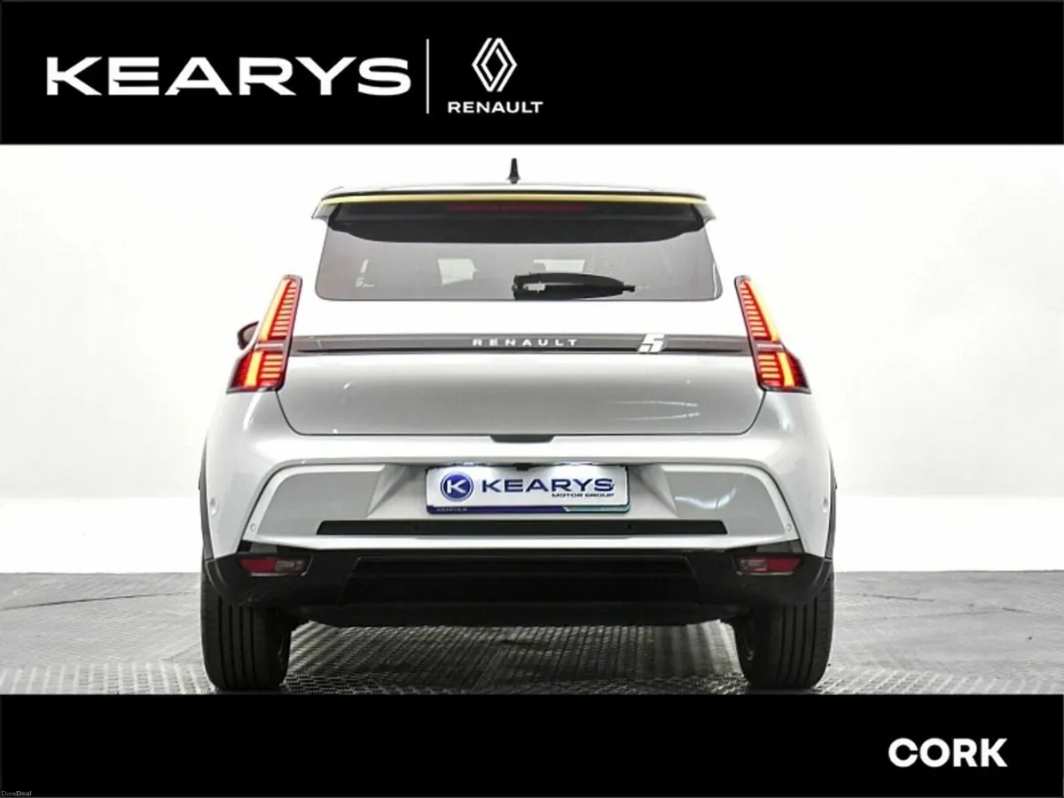 Renault 5 Iconic EV 52 kWh 150hp Demonstrator - Image 3