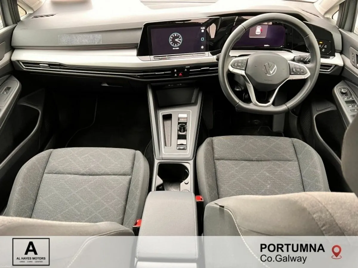 Volkswagen Golf 2024 AUTOMATIC LIFE Mild Hybrid El - Image 2