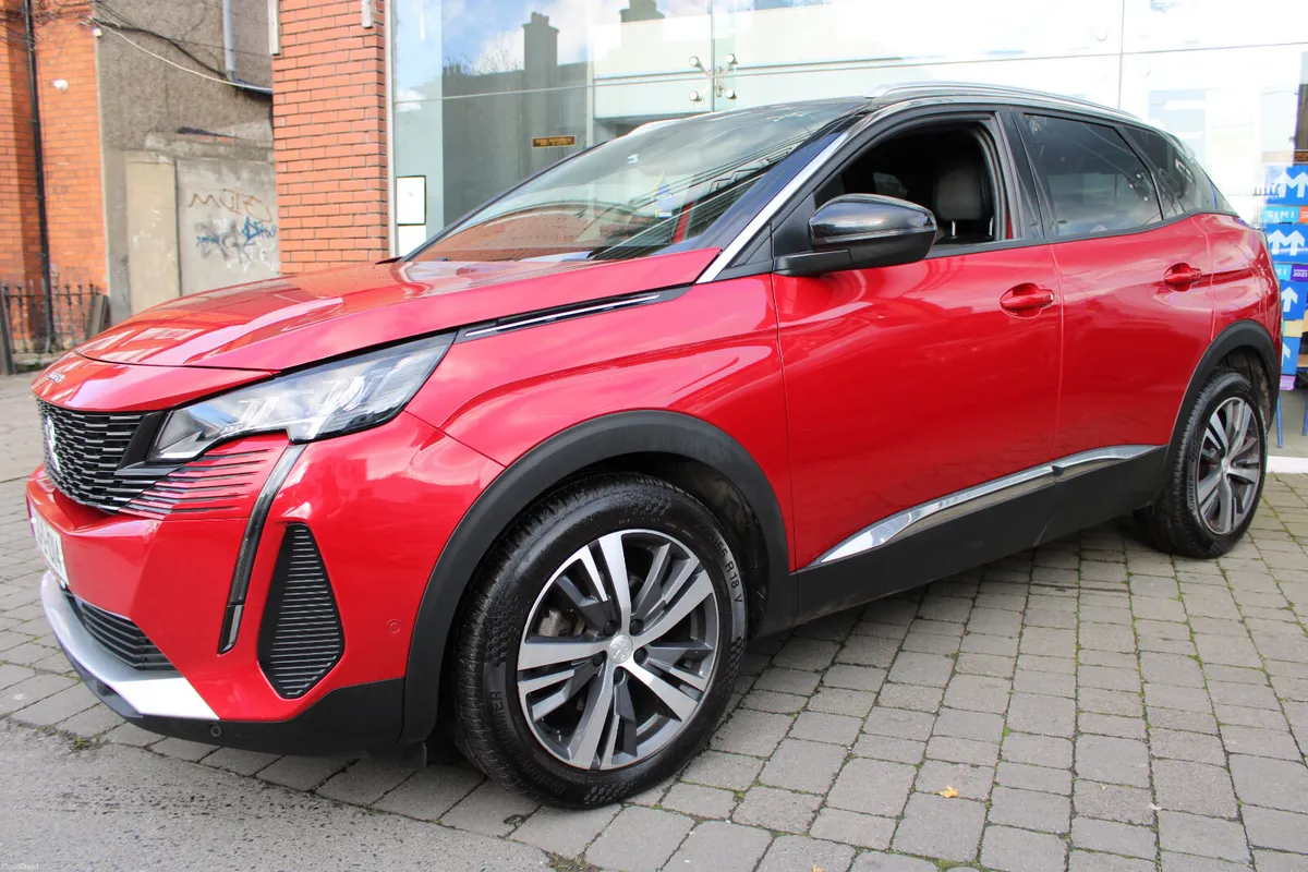 Peugeot 3008 AUTOMATIC 1.5 HDI ALLURE 2023 - Image 6