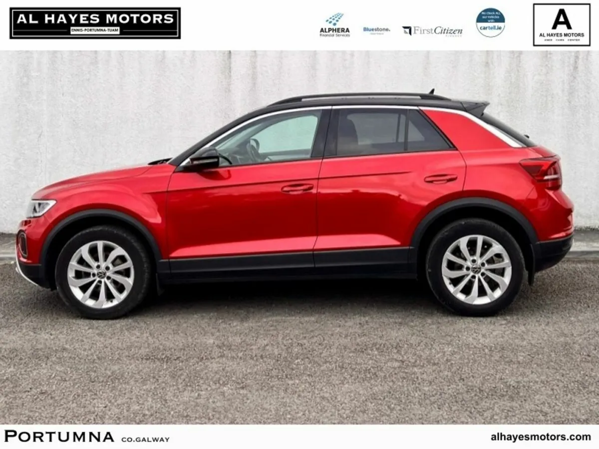 Volkswagen T-Roc 2023 LIFE 2.0 TDI 6SPEED 116BHP - Image 6