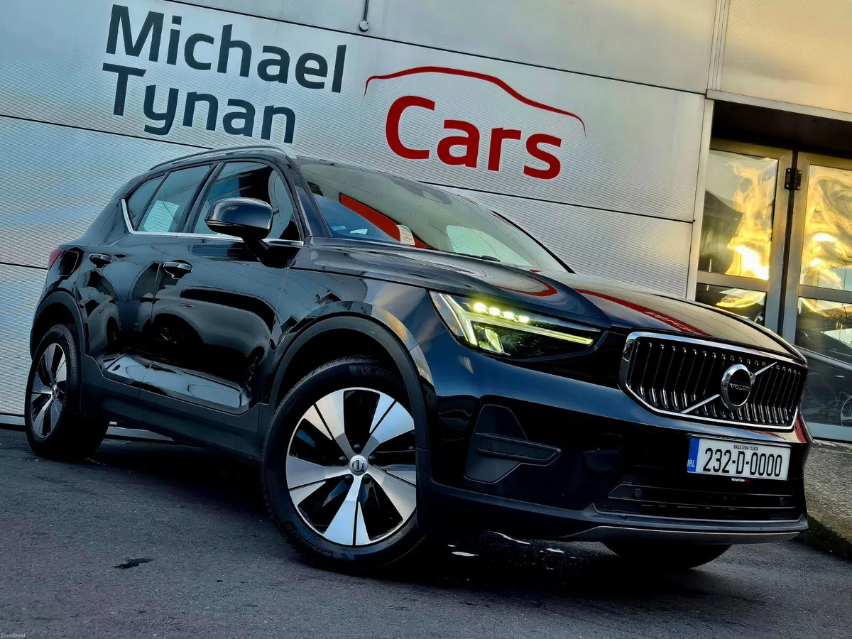 2023 Volvo XC40  PHEV,  18" Alloys, CarPlay - Image 2