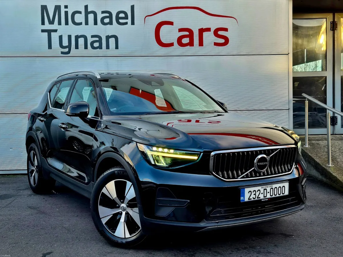 2023 Volvo XC40  PHEV,  18" Alloys, CarPlay - Image 1