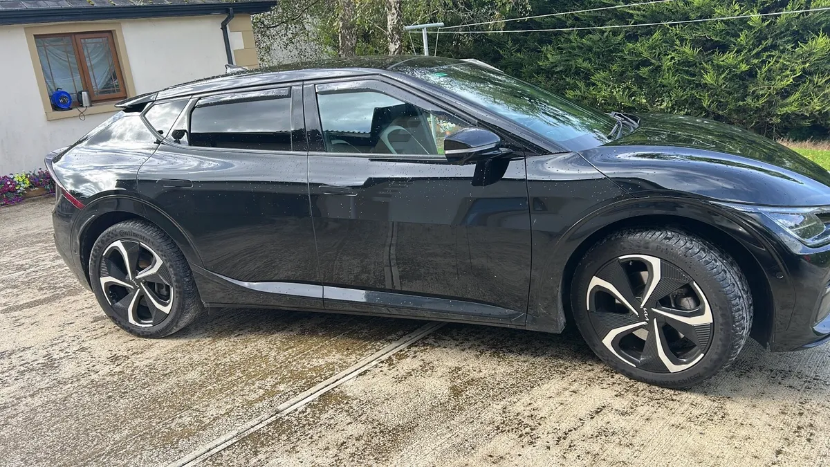 Kia EV6 GT 2022 - Image 3