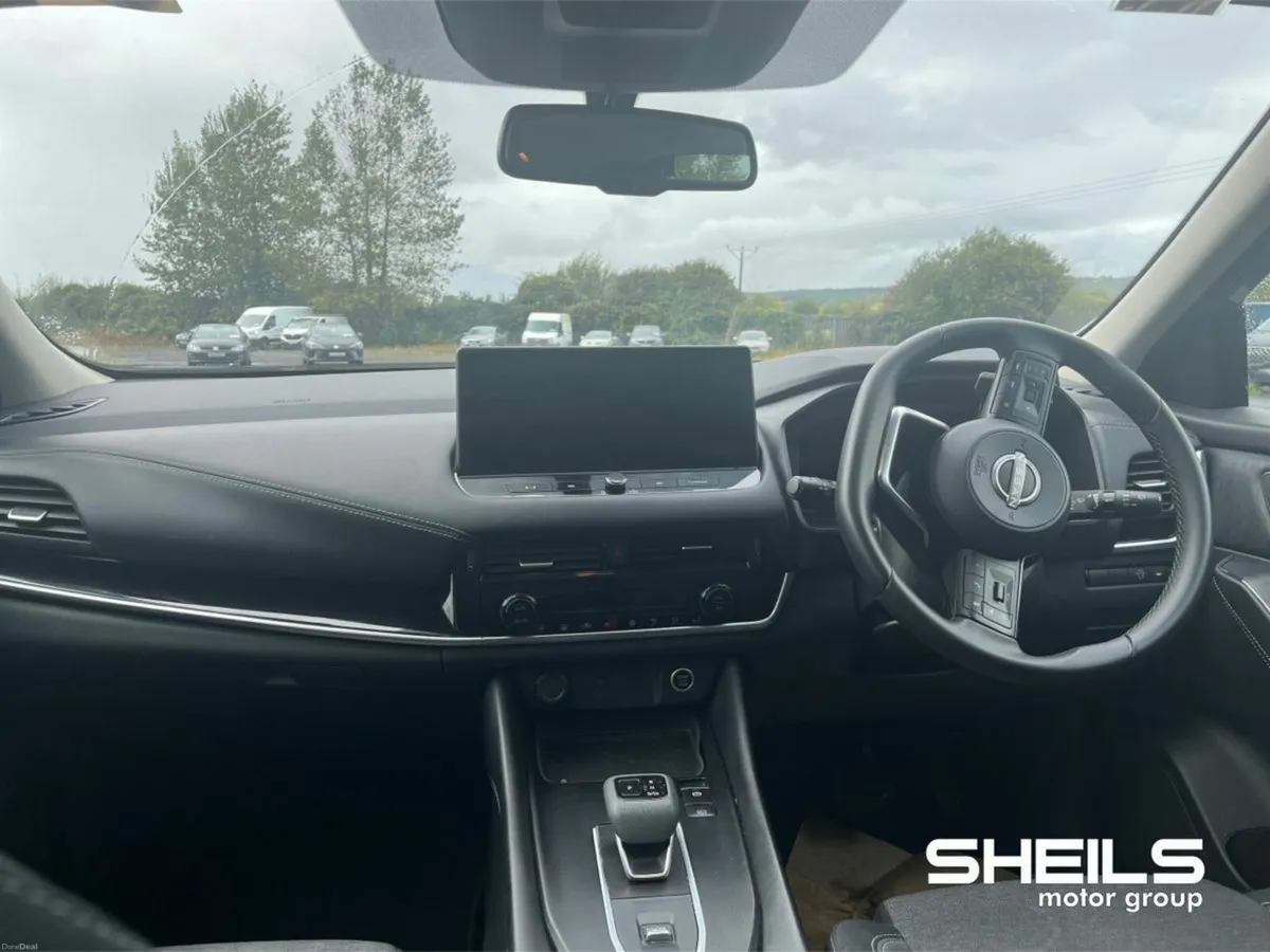 Nissan Qashqai 1.3 PET MILD HYBRID SV PREMIUM CVT - Image 3