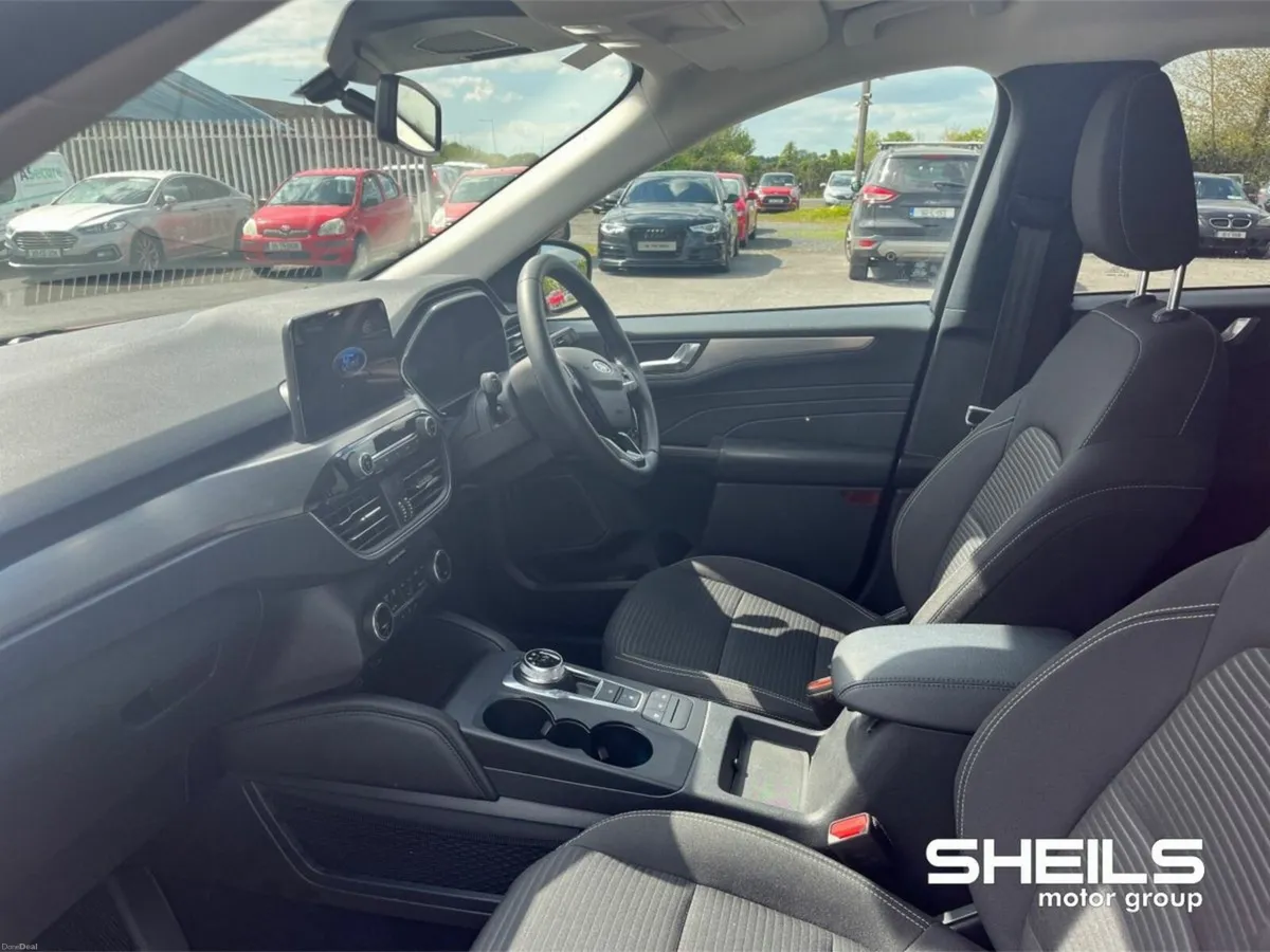Ford Kuga 2.5 Duratec 190PS FHEV Titanium Auto - Image 5