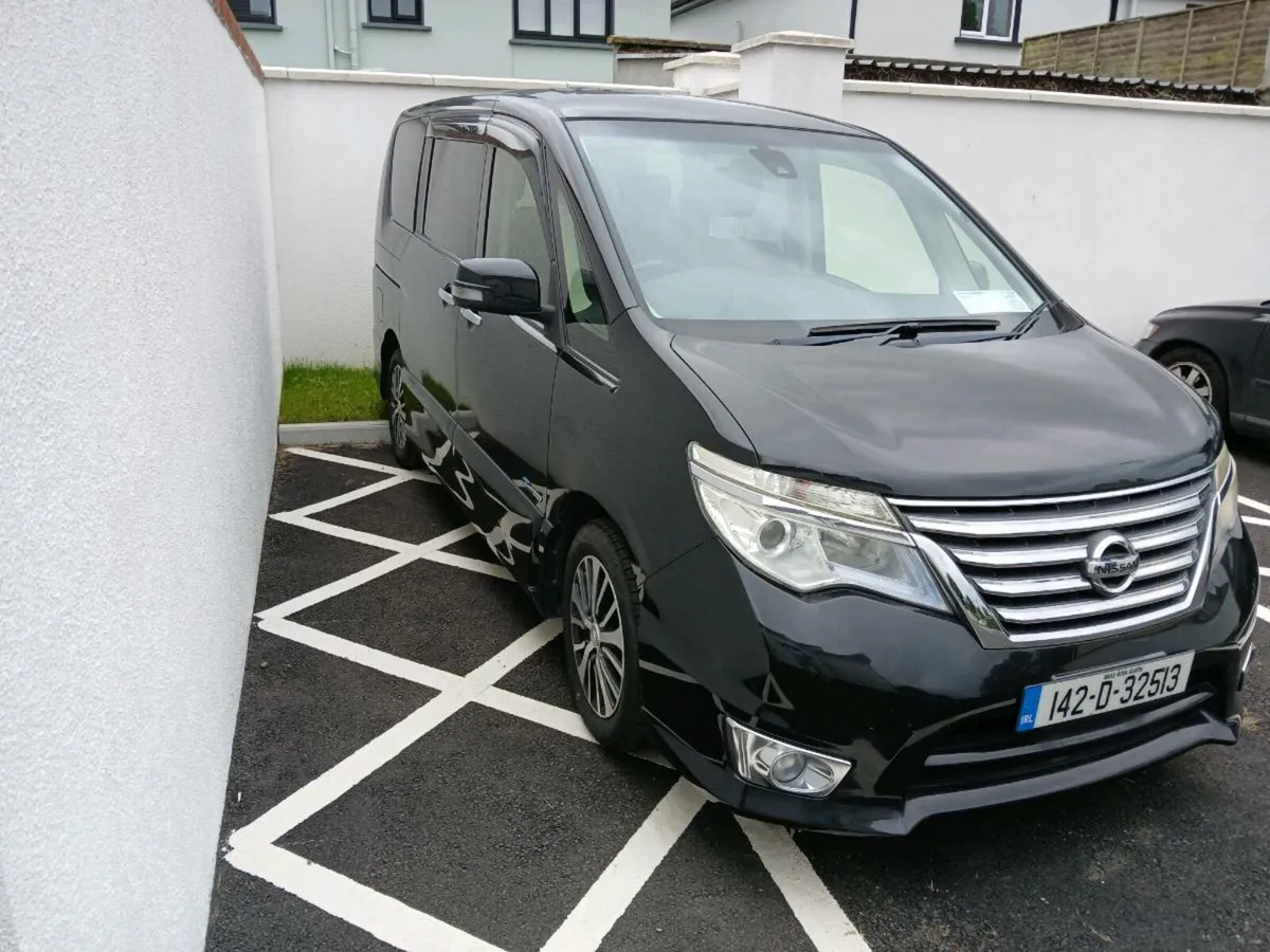 Nissan Serena - Image 4