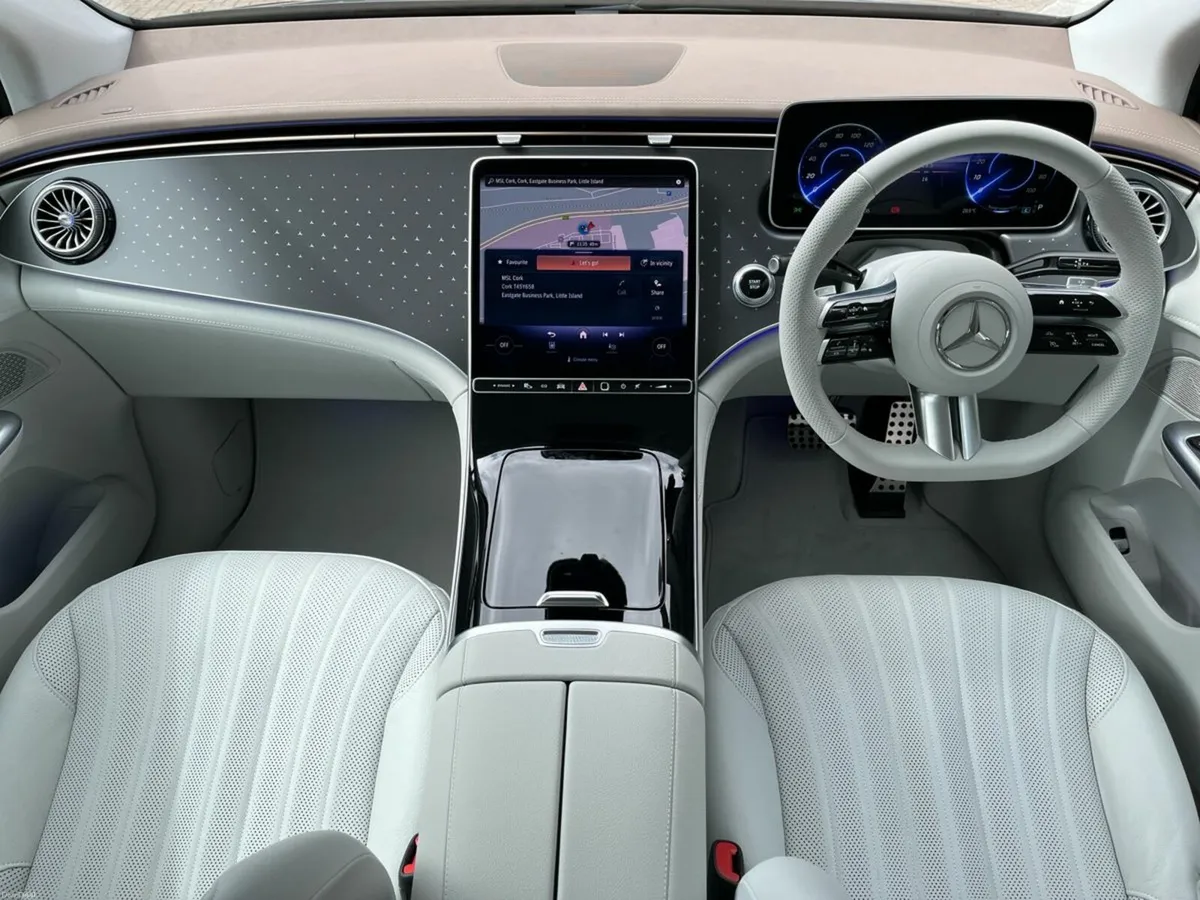 Mercedes-Benz EQE 300 SUV AMG Line - Image 4