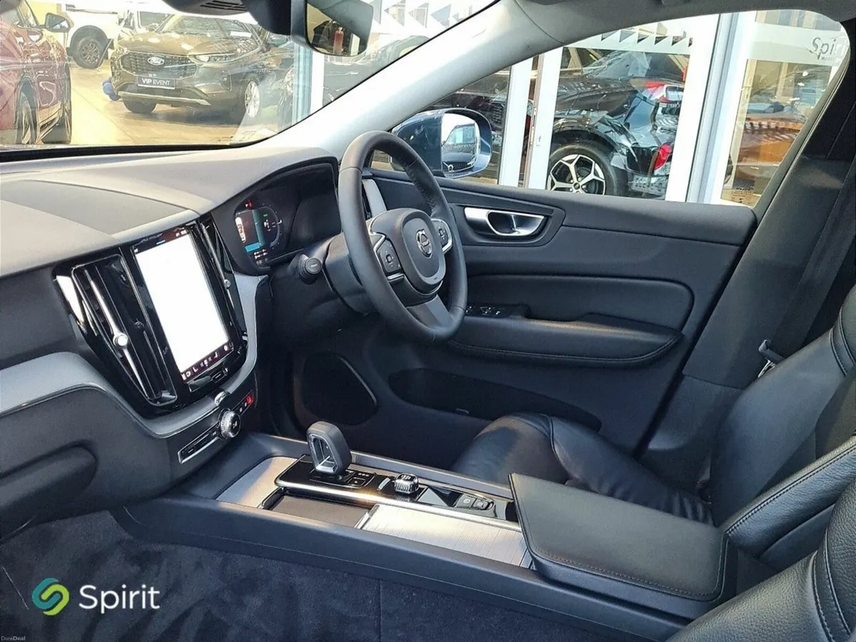 Volvo XC60 T6 Recharge 4WD PHEV 350hp - Image 3