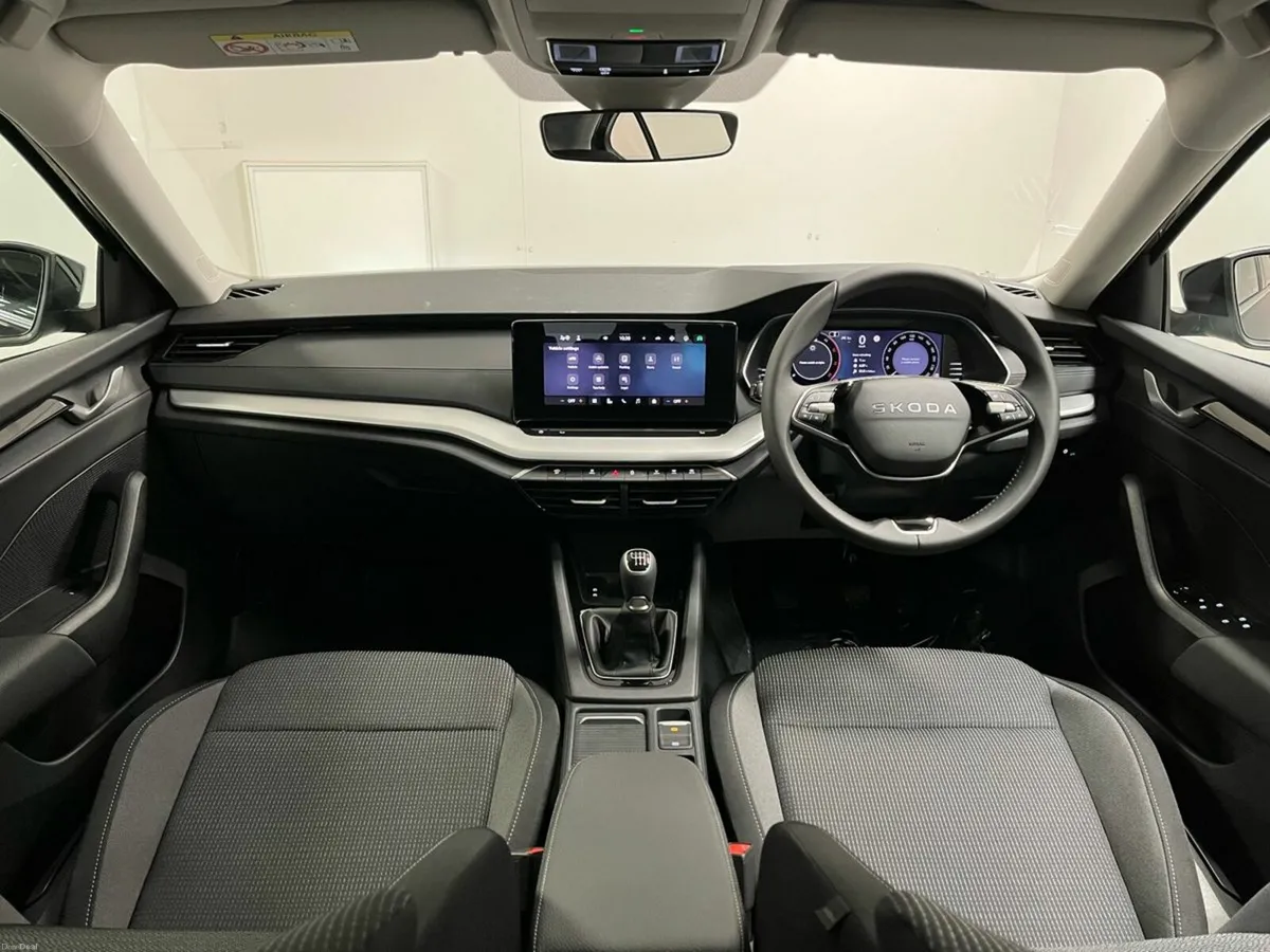 Skoda Octavia Selection 2.0TDI 115BHP - Reversing - Image 4