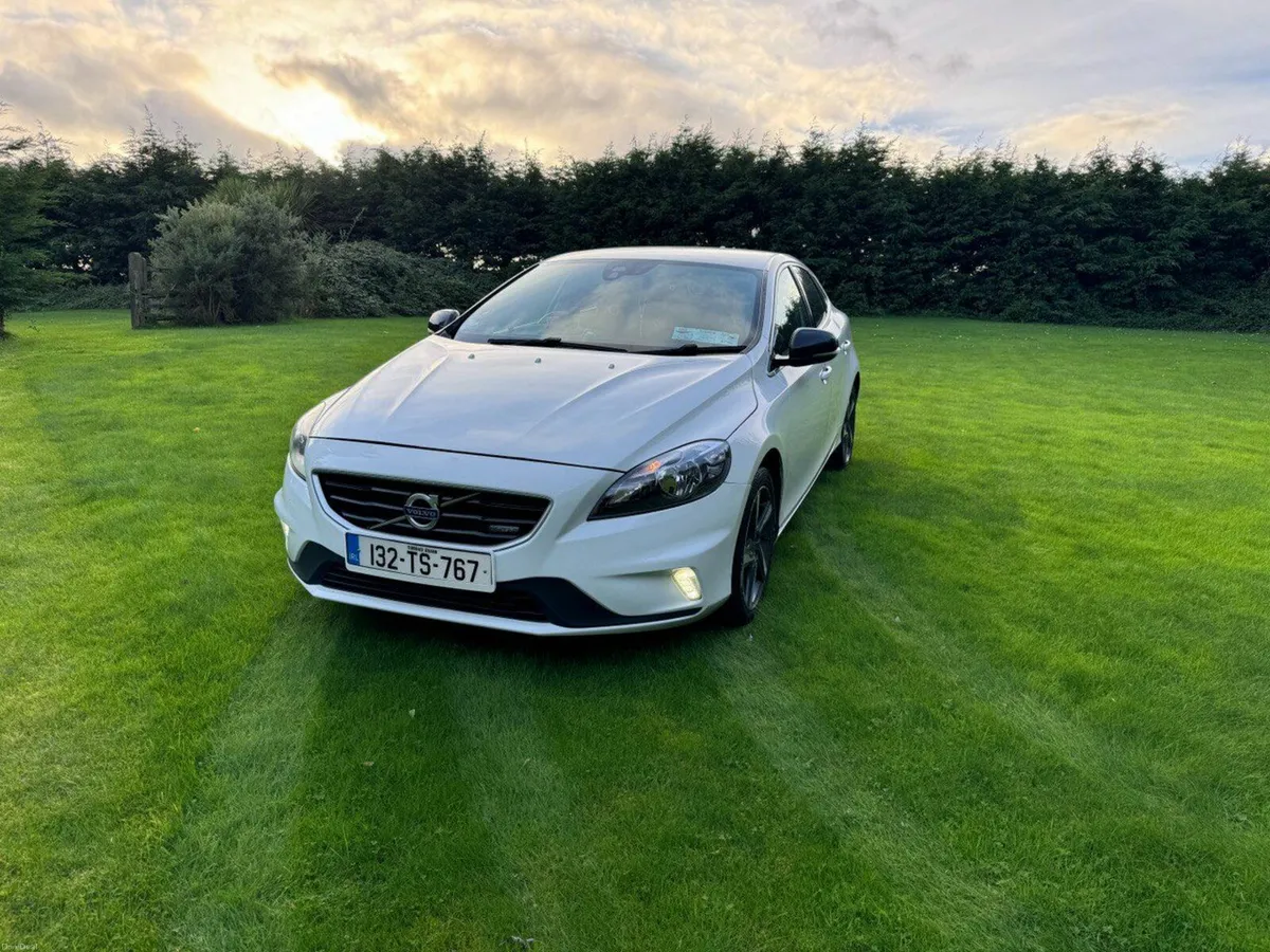 Volvo V40 2013 R-DESIGN - Image 1