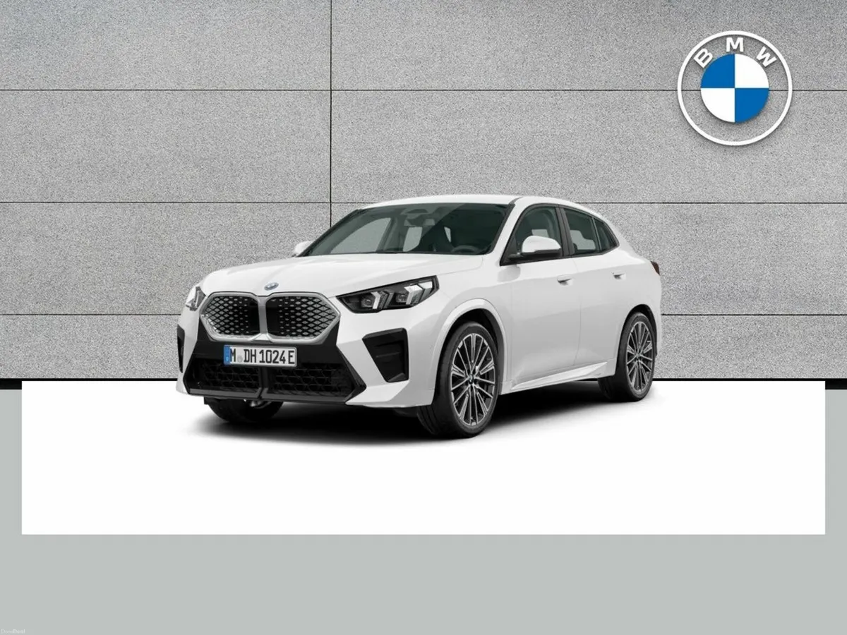 BMW iX2 eDrive20 M sport - Image 1