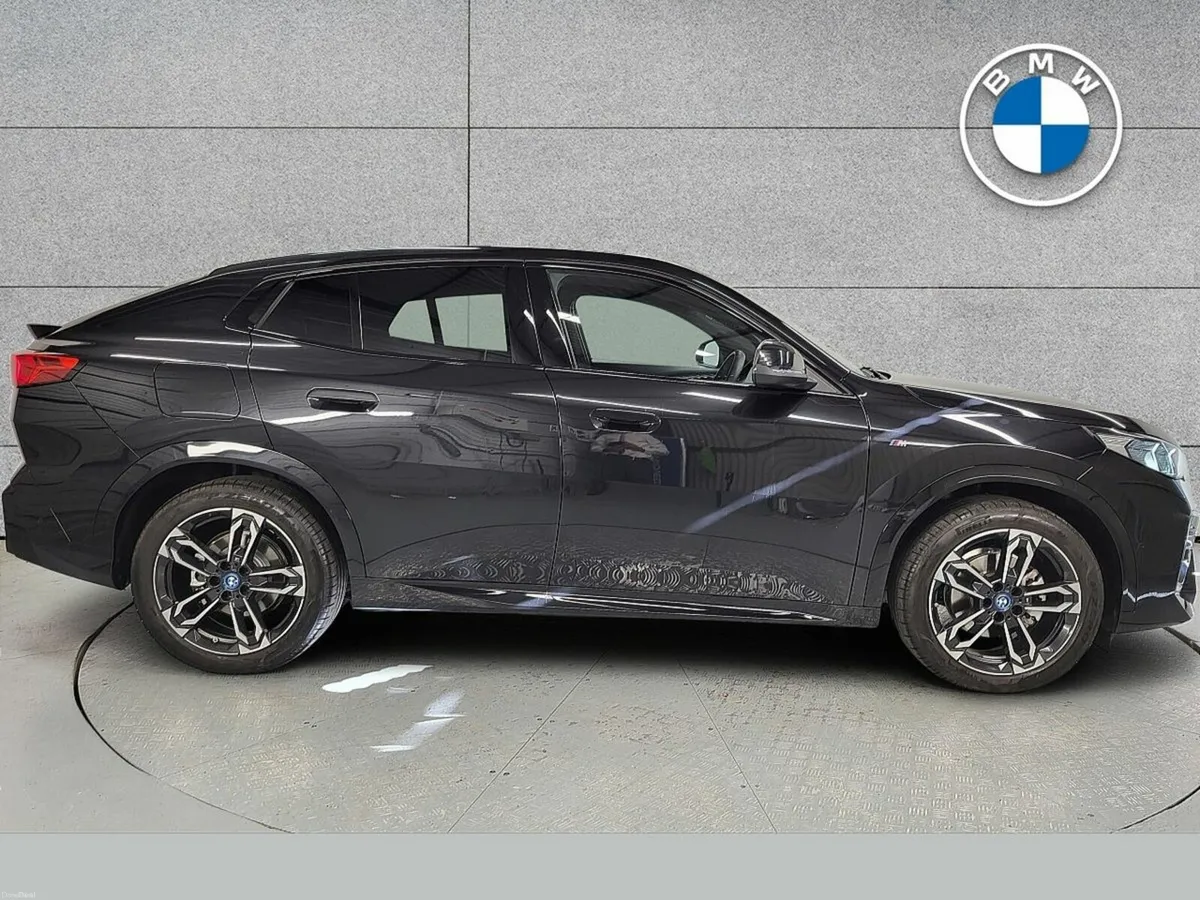 BMW iX2 eDrive20 M Sport - Image 4