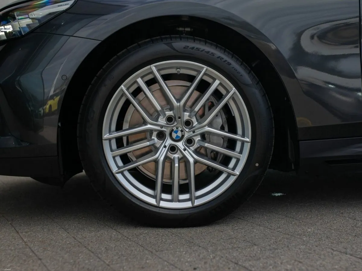 BMW i5 eDrive40 Sport Edition Saloon - Image 4