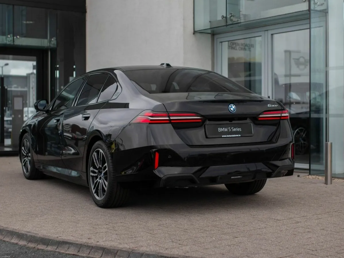 BMW 5-Series 530e - Image 2