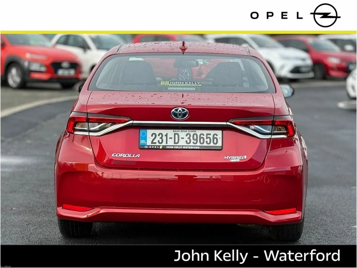 Toyota Corolla 1.8 Hybrid Luna Saloon - Image 4