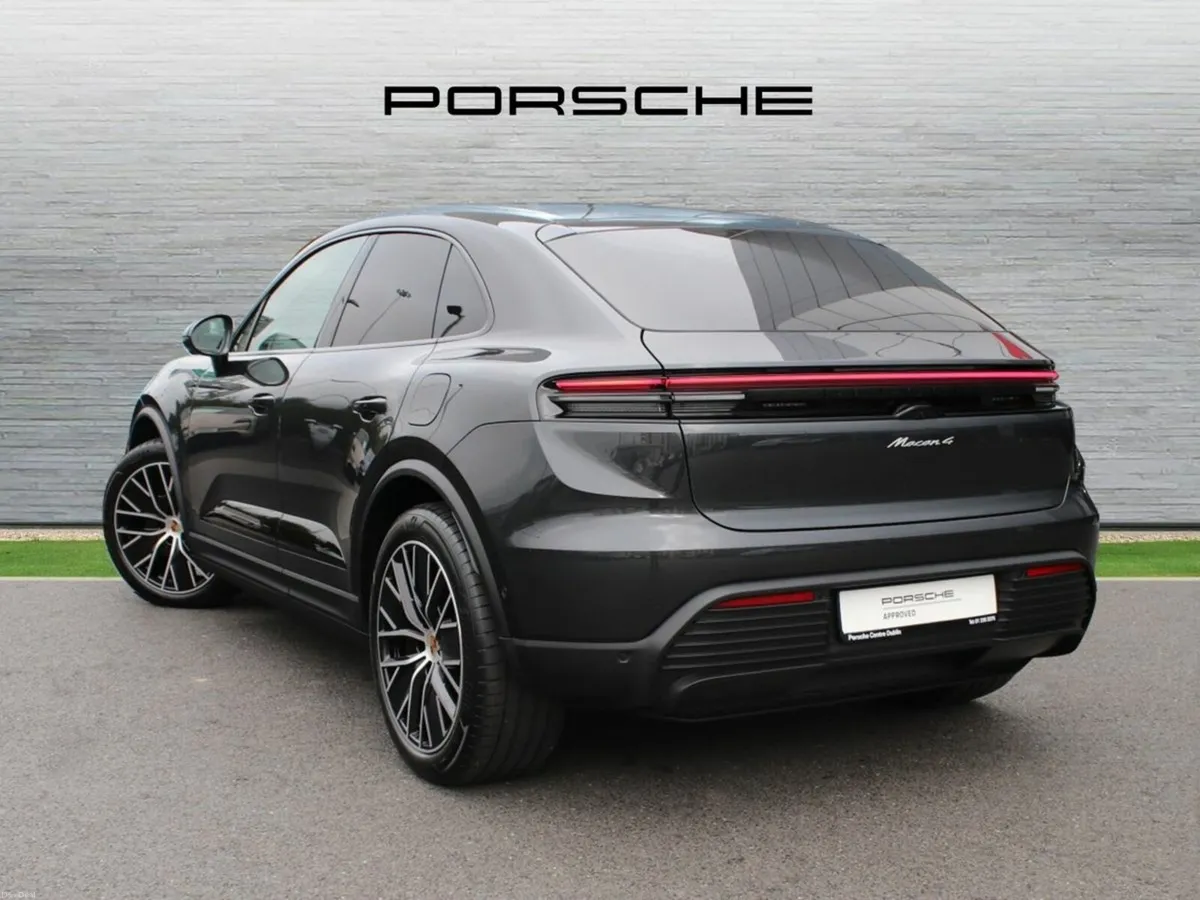 Porsche Macan 4 Electric - Image 3