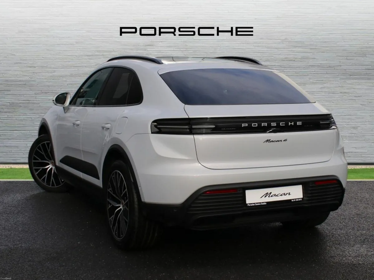 Porsche Macan 4 Electric - Image 3