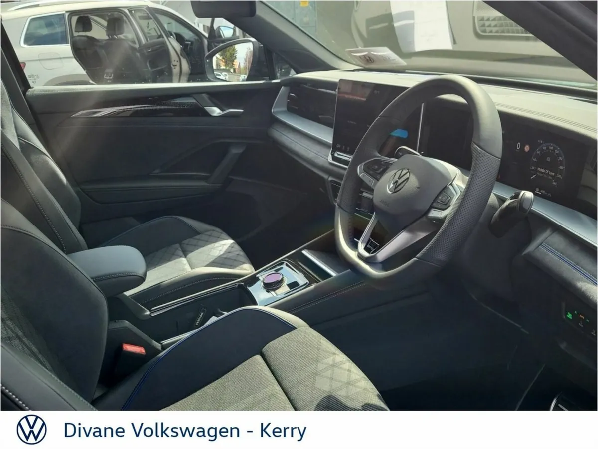 Volkswagen Tayron R LINE 75 2.0TDI 150BHP AUTOMATI - Image 4