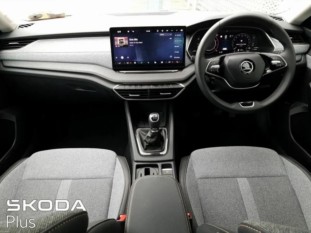 Skoda Octavia HIGH SPEC COMBI SELECTION BOX 2.0TDI - Image 2