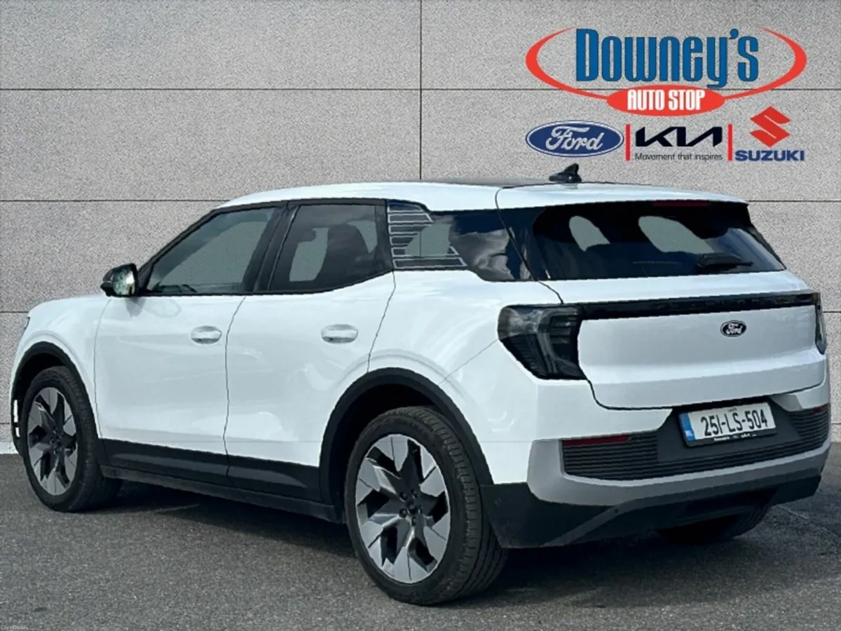 Ford Explorer Premium EV. - Image 4