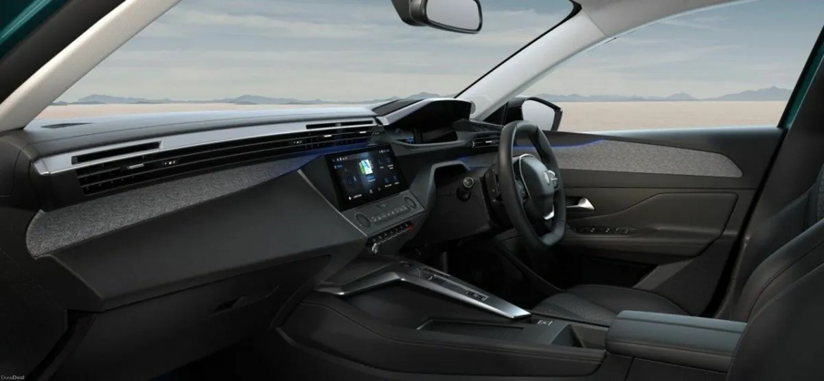 Peugeot 308 262 OFFER - Peugeot 308 1.2 Hybrid All - Image 6