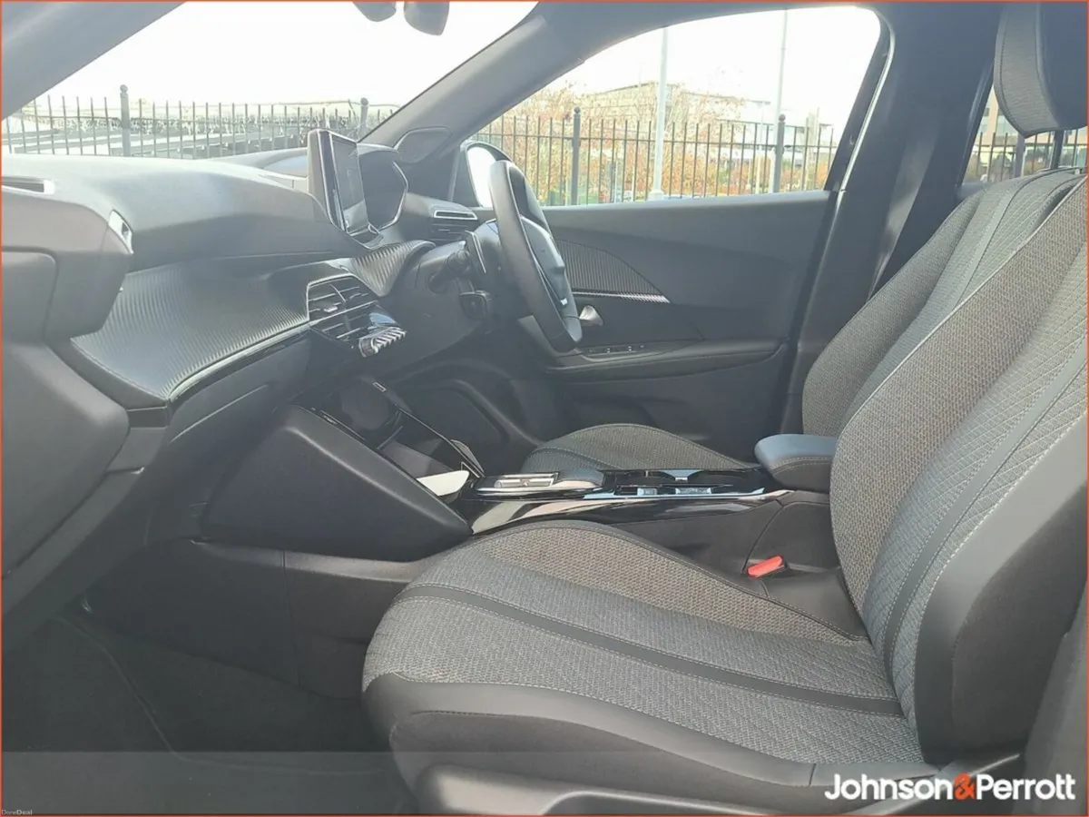 Peugeot 2008 HYBRID Automatic 145BHP  Allure - Image 4