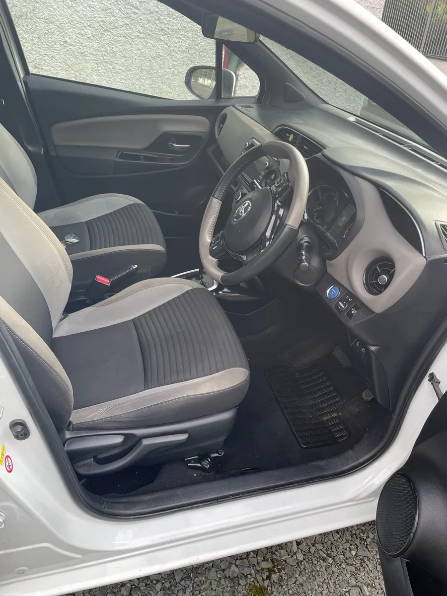 Toyota Yaris - Image 4