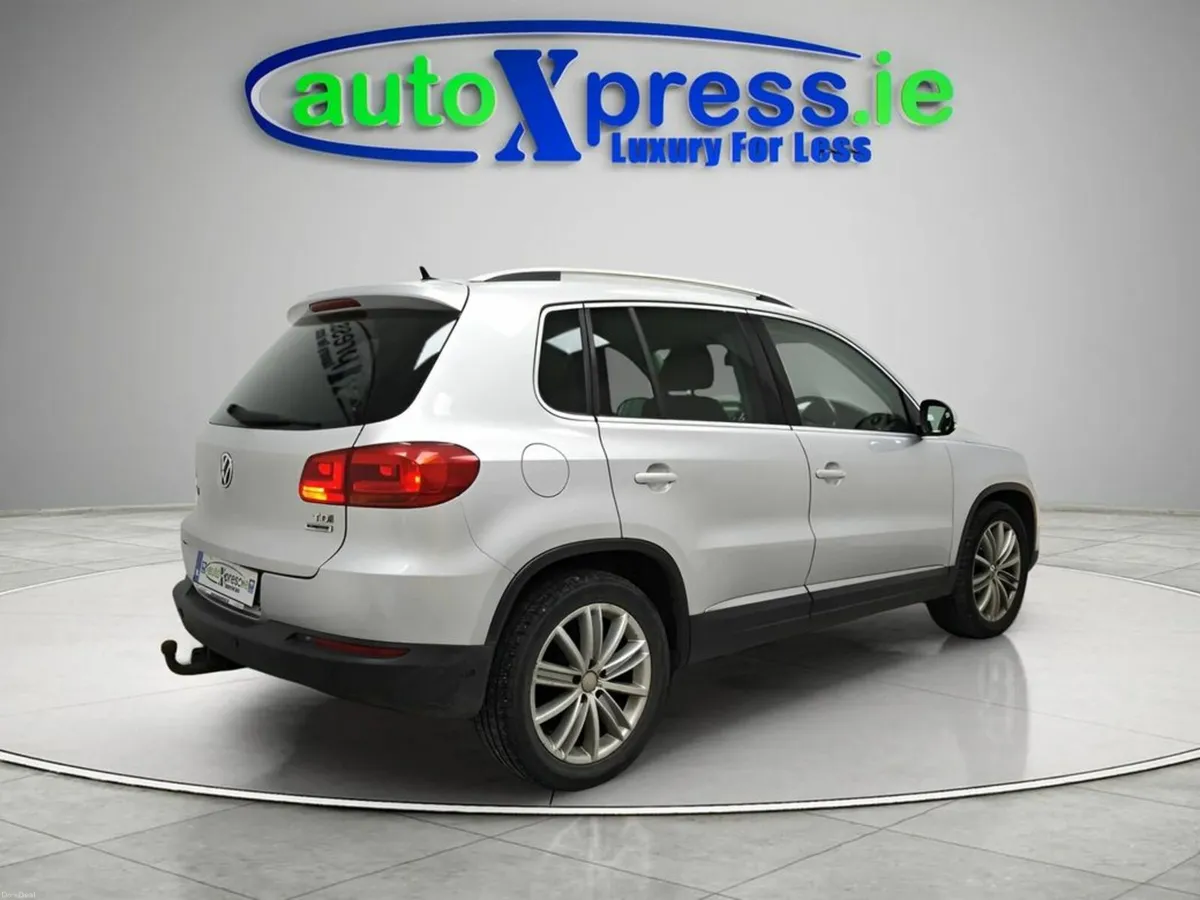 Volkswagen Tiguan Sport 2.0 TDI Panoramic roof - Image 4