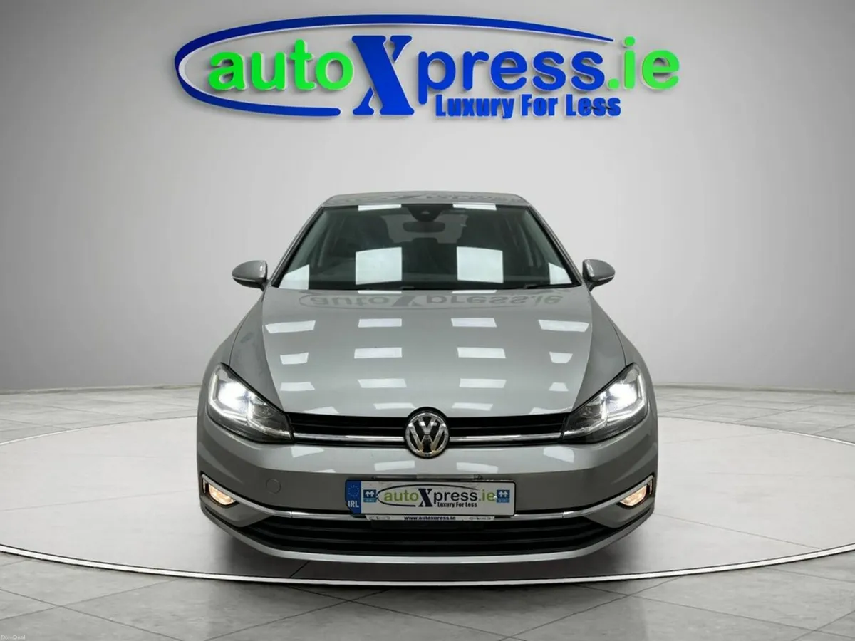 Volkswagen Golf 1.2 TSI Automatic, Reversing camer - Image 3
