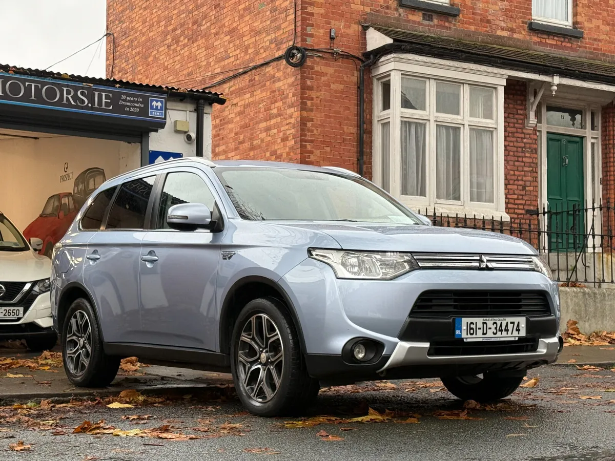 2016 Mitsubishi Outlander, 2.0 PHEV, 111km, SIMI - Image 3