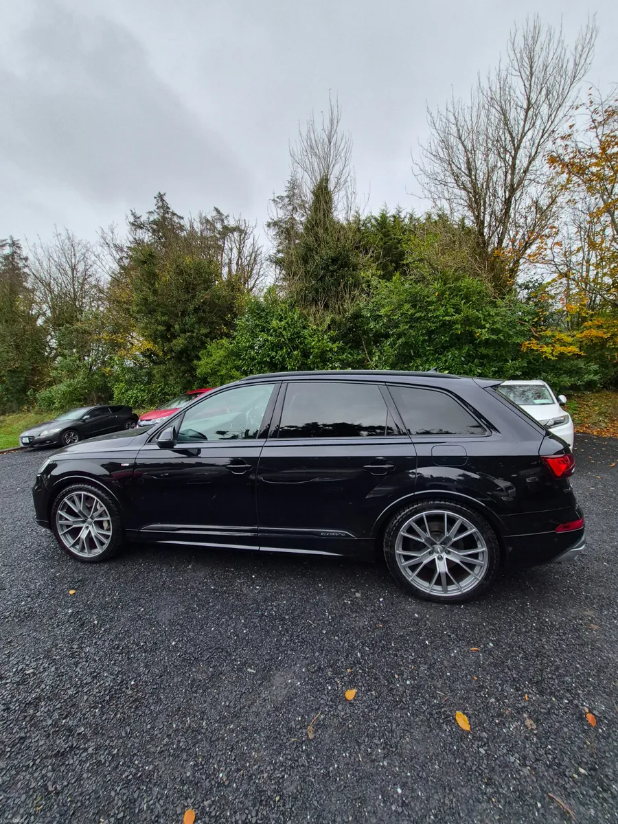 202 Audi Q7 S LINE QUATRO TFSI E PLUG-IN HYBRID  A - Image 4