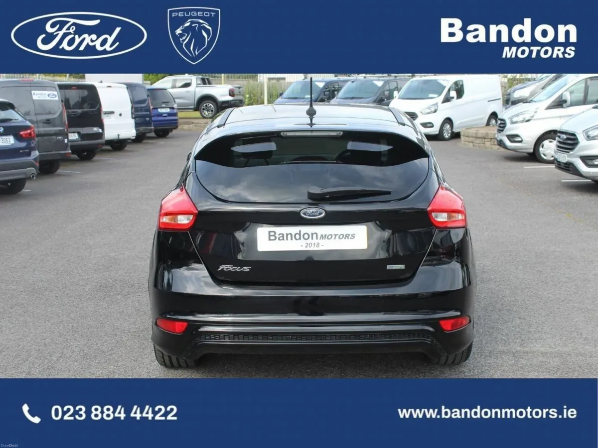 Ford Focus Focus St-Line  ST-Line Navigation  T Ec - Image 3