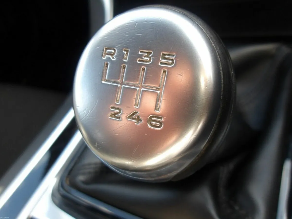 Jaguar XE 2.0 D R-Sport Manual 180PS - Image 4