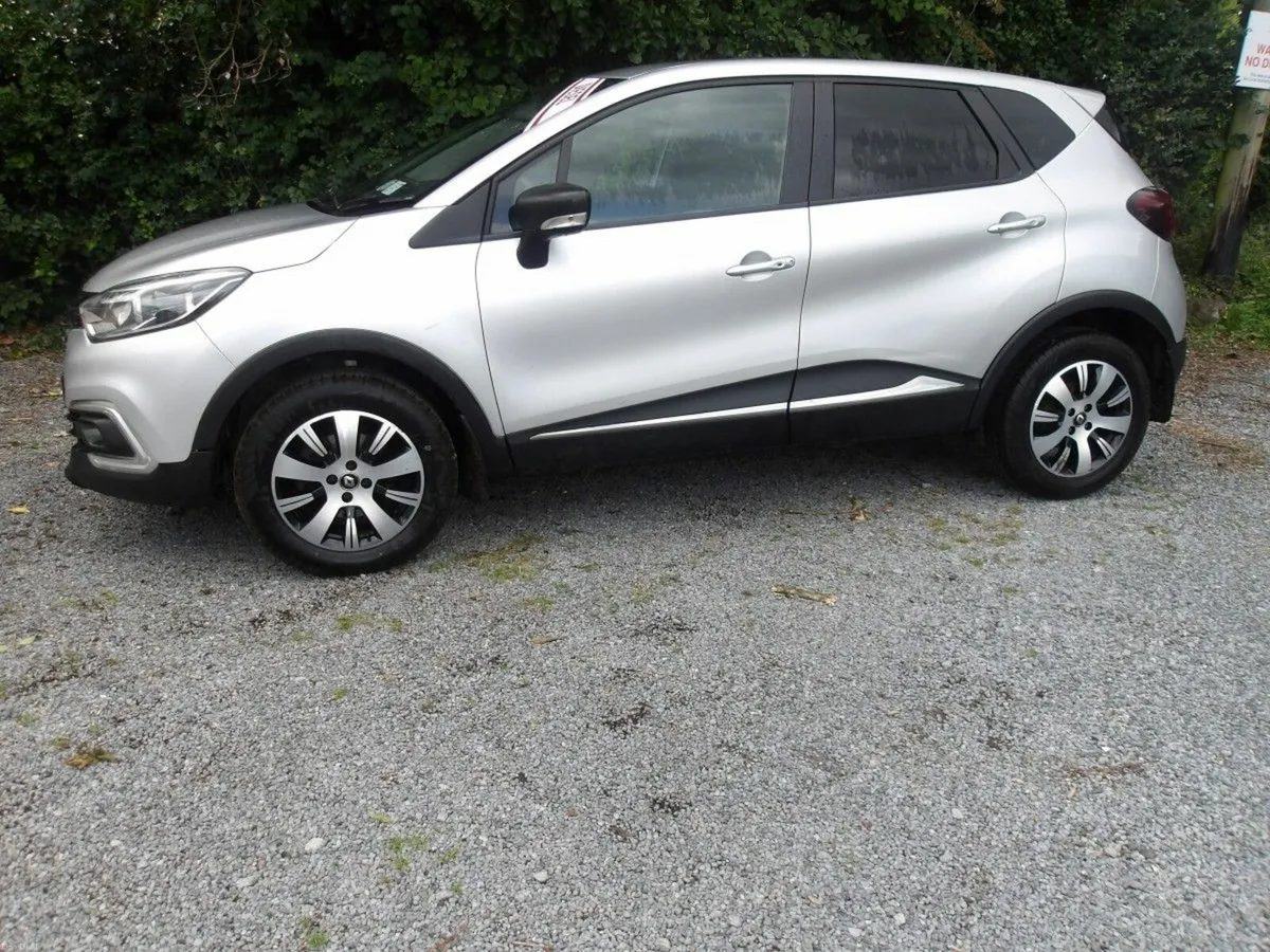 Renault Captur dCi 90 EXPRESSION+ - Image 1