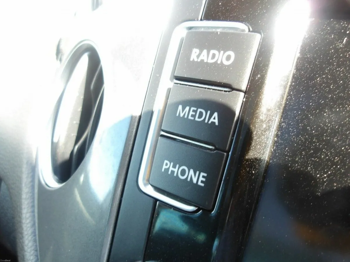 Volkswagen Tiguan 2.0 TDI 110BHP SPORT & STYLE - Image 4