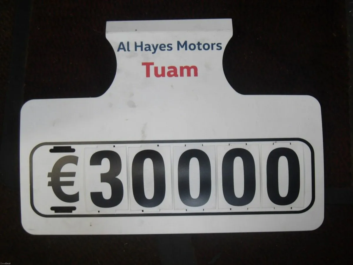 Volkswagen Tiguan HIGHLINE 2.0 TDI 6SPEED 150BHP * - Image 3