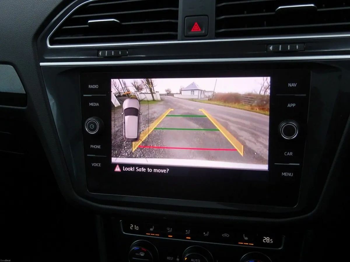 Volkswagen Tiguan HIGHLINE 2.0 TDI 6SPEED 150BHP * - Image 4